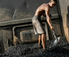 Бизнесмен Руслан Байсаров хочет возить уголь по своей железной дороге
