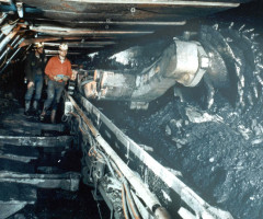 На руднике Степной погиб машинист после падения самоходной машины