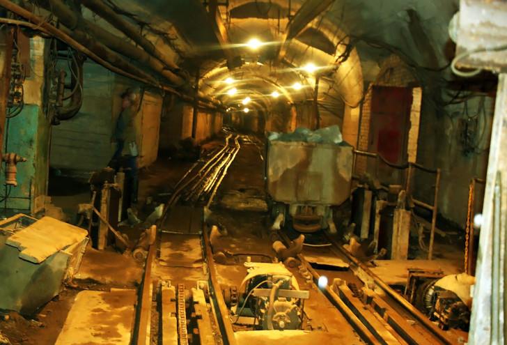 В шахте на Луганщине погибли три человека