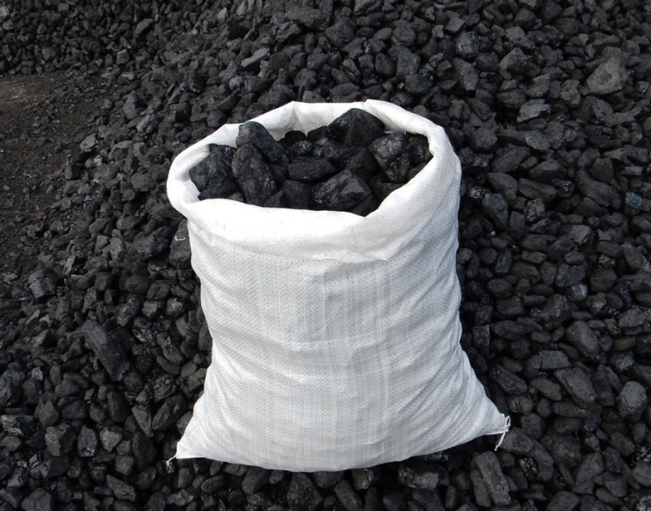 Где купить каменный и древесный уголь для отопления дома в мешках